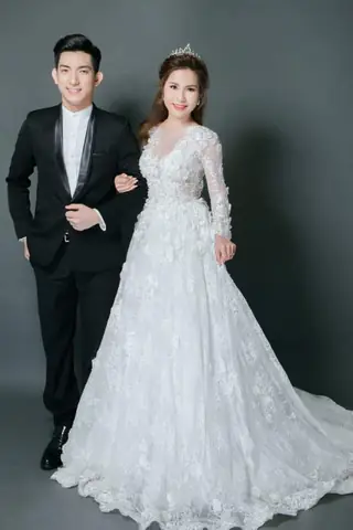 Sau Ồn Ào Ly Hôn Với Phi Thanh Vân, Bảo Duy Vướng Lùm Xùm Cạo Trọc Đầu Vì Vỡ Nợ. Tuy Nhiên Hiện Tại, Anh Đang Tận Hưởng Hôn Nhân Hạnh Phúc, Chuẩn Bị Đón Thêm Con.