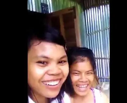 Theo Đó Bức Ảnh Thúy Diễm Trang Điểm Chỉn Chu, Khoác Trên Người Bộ Trang Phục Truyền Thống Khmer Khiến Không Ít Người Tin Rằng Cô Nàng Đã Kết Hôn.