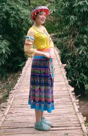 'hoa Khôi Một Chân' Bế Thị Băng: Người Khoác Áo Blouse Trắng Không Gục Ngã - Ảnh 2.