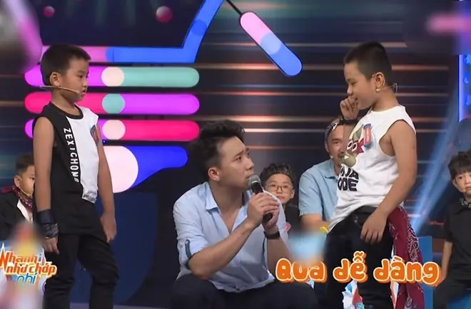 Cậu Bé Thiên Phúc Đã Xuất Hiện Từ Mùa Trước Nhưng Lần Này Trở Lại "thần Đồng" 7 Tuổi Gây Nhiều Bất Ngờ. Và Câu Nói Của Mc Trấn Thành Về Cậu Bé Khiến Người Xem Phải Suy Ngẫm. Cậu Bé Thiên Phúc Đã Xuất Hiện Từ Mùa Trước Nhưng Lần Này Trở Lại "thần Đồng" 7 Tuổi Gây Nhiều Bất Ngờ. Và Câu Nói Của Mc Trấn Thành Về Cậu Bé Khiến Người Xem Phải Suy Ngẫm.