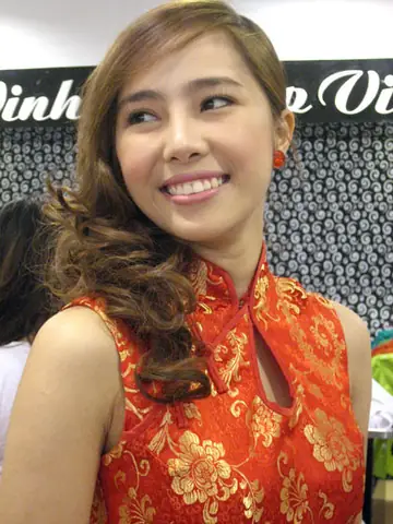 Cá Sấu Chúa Quỳnh Nga Là Ai: Giải Mã Biệt Danh Và Sự Nghiệp