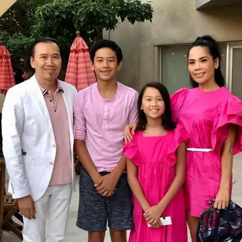 Ca Sĩ Hồng Trúc Là Ai? Tiểu Sử Và Sự Nghiệp Đầy Đủ