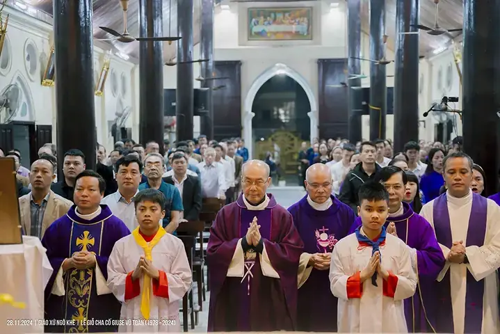 Tìm Hiểu Về Vũ Thế Toàn Qua Các Tác Phẩm Và Hoạt Động Nghệ Thuật