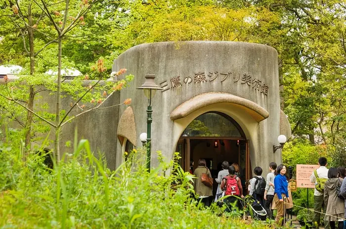 Mê Cung Nằm Trong Chính Bảo Tàng