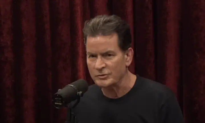 Charlie Sheen Là Ai? Toàn Cảnh Cuộc Đời & Sự Nghiệp Đầy Sóng Gió Của Ngôi Sao Hollywood