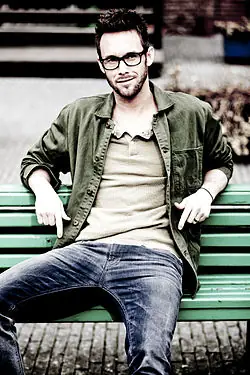 Charly Luske Là Ai? Khám Phá Hành Trình Nghệ Thuật Và Đời Tư