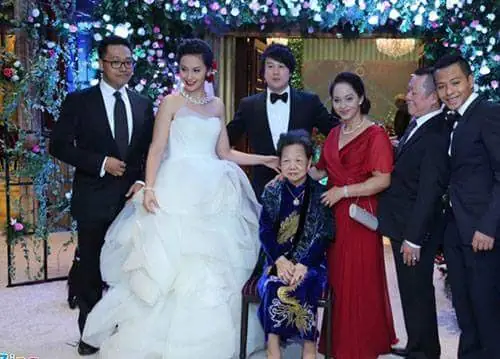 Cháu Bà Trương Mỹ Hoa Là Ai? Khám Phá Gia Đình Cựu Phó Chủ Tịch Cháu Bà Trương Mỹ Hoa Là Ai? Khám Phá Gia Đình Cựu Phó Chủ Tịch