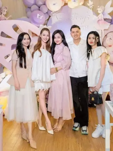 Chị Gái Nhã Phương Là Ai? Hé Lộ Danh Tính Và Sự Nghiệp Ít Ai Biết