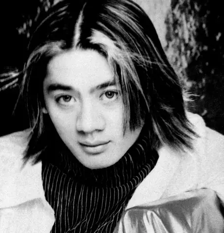 Hình Ảnh Chàng Ca Sĩ