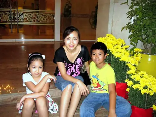 Hiện Tại, Cuộc Sống Của Diễn Viên Khánh Huyền Vô Cùng Hạnh Phúc. Cô Và Chồng Cũ Có Mối Quan Hệ Tốt Đẹp, Vẫn Trò Chuyện Để Chia Sẻ Việc Chăm Sóc Con. Hiện Tại, Cuộc Sống Của Diễn Viên Khánh Huyền Vô Cùng Hạnh Phúc. Cô Và Chồng Cũ Có Mối Quan Hệ Tốt Đẹp, Vẫn Trò Chuyện Để Chia Sẻ Việc Chăm Sóc Con.