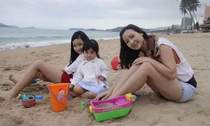 Diễn Viên Khánh Huyền: Đàn Ông Việt Ít Người Chịu Vào Bếp Diễn Viên Khánh Huyền: Đàn Ông Việt Ít Người Chịu Vào Bếp