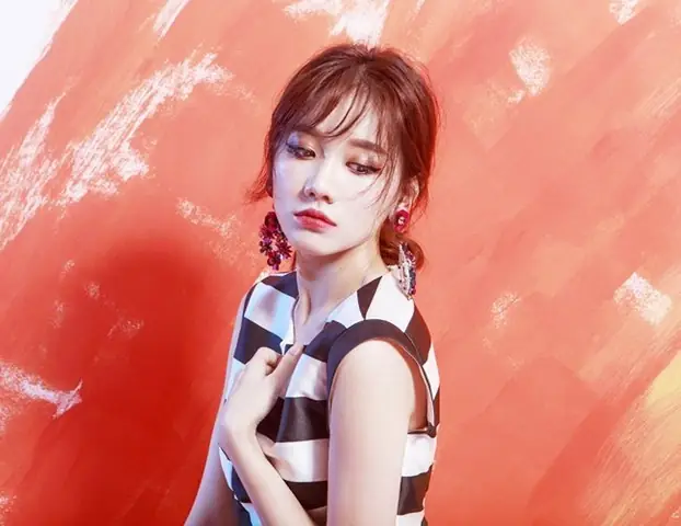 Trong Cuốn Tự Truyện Của Mình, Hari Won Lần Đầu Tiên Trải Lòng Quyết Định Chia Tay Tình Yêu Lâu Năm - Rapper Đinh Tiến Đạt. Trong Cuốn Tự Truyện Của Mình, Hari Won Lần Đầu Tiên Trải Lòng Quyết Định Chia Tay Tình Yêu Lâu Năm - Rapper Đinh Tiến Đạt.