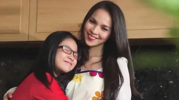 Hiền Thục Là Một Trong Những Ca Sỹ Gặt Được Thành Công Sớm Nhưng Ít Ai Biết Về Cuộc Đời Đầy Nước Mắt Của Cô. Hiền Thục Là Một Trong Những Ca Sỹ Gặt Được Thành Công Sớm Nhưng Ít Ai Biết Về Cuộc Đời Đầy Nước Mắt Của Cô.