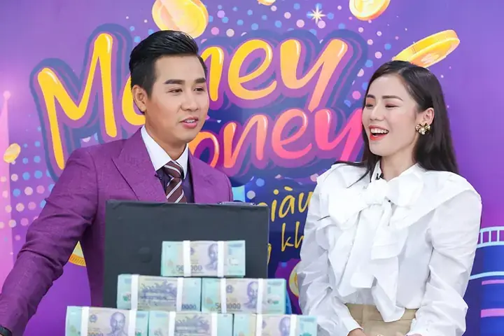 Vai Trò Của Tiến Vĩnh Trong Sự Nghiệp Của Hương Ly