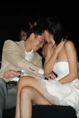 Mai Phuong Thuy, Hoa Hau Mai Phuong Thuy, Mai Phuong Thuy Da Ket Hon, Mai Phuong Thuy Bi Mat Lay Chong, Chong Cua Mai Phuong Thuy, Ban Trai Mai Phuong Thuy