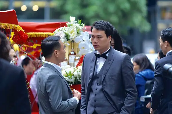 Chồng Á Hậu Thanh Tú Tài Giỏi Như Thế Nào?