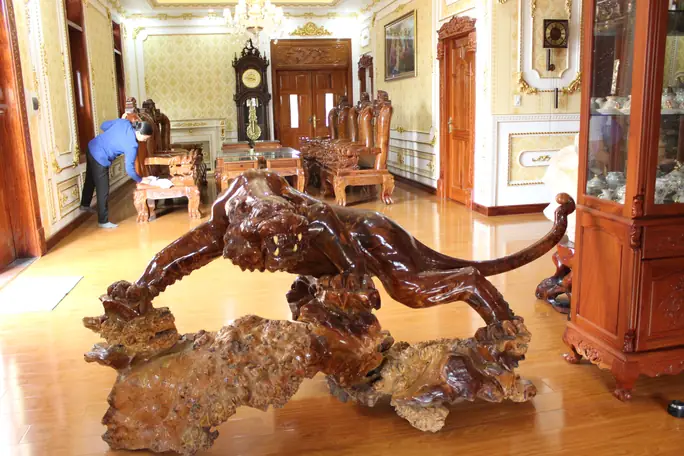 Lật Lại Vụ Án Thiện Soi Cùng Độ Khủng Của Căn Biệt Thự Dát Vàng - Ảnh 1. Lật Lại Vụ Án Thiện Soi Cùng Độ Khủng Của Căn Biệt Thự Dát Vàng - Ảnh 1.