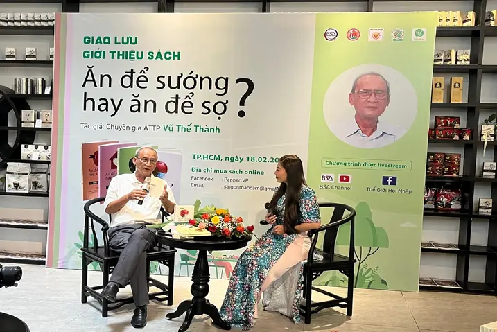 (chinhphu.vn) - Nhiều Băn Khoăn Cũng Như Nỗi Lo Của Người Nội Trợ Về Ăn Gì, Ăn Như Thế Nào Để Tốt Cho Sức Khỏe Đã Được Gợi Mở Trong Bộ Sách 4 Tập “ăn Để Sướng Hay Ăn Để Sợ?” Của Chuyên Gia Thực Phẩm Vũ Thế Thành.