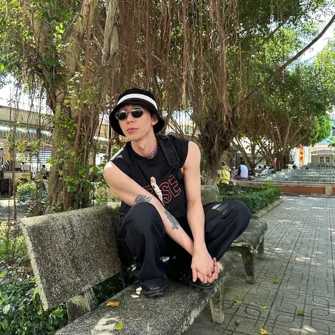 Nhạc Sĩ Sành Điệu Nhất K-pop Gây Sốt Với Loạt Ảnh Check-in Việt Nam Thật Như Photoshop - Ảnh 2.