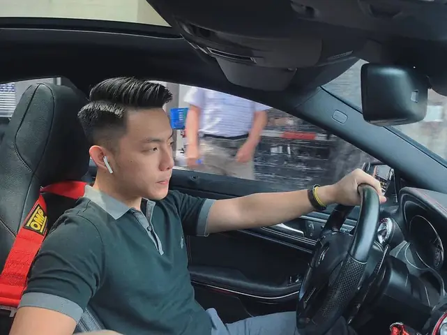 Cực Phẩm Người Ấy Là Ai Đông Khuê Là Chủ Của Dàn Siêu Xe Trên Rap Việt