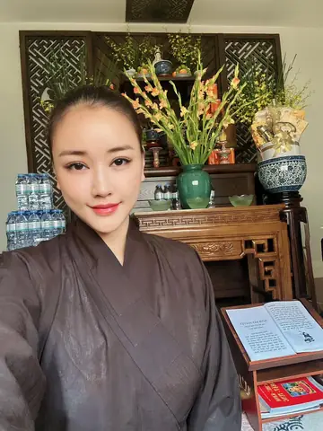 Diễn Viên Maya Là Ai