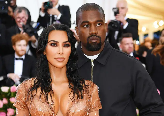 Emily Ratajkowski Là Ai