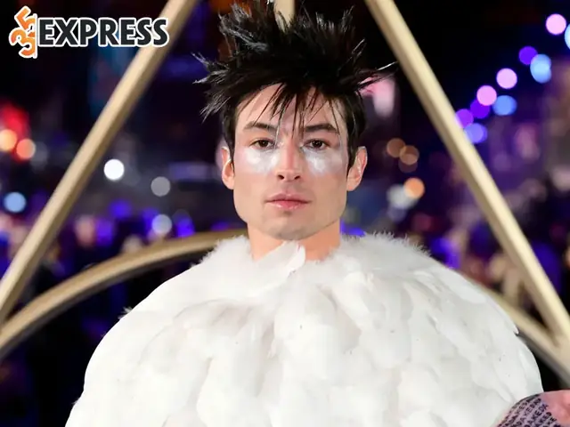 Đời Tư Của Ezra Miller