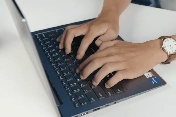 Không Nên Mua Lenovo Thinkbook 14p G4+ Nếu Bạn Là Người Thích Một Chiếc Laptop Có Trải Nghiệm Bàn Phím Tối Ưu Hơn