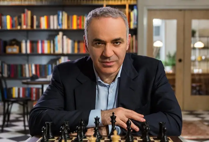 Garry Kasparov Là Ai?