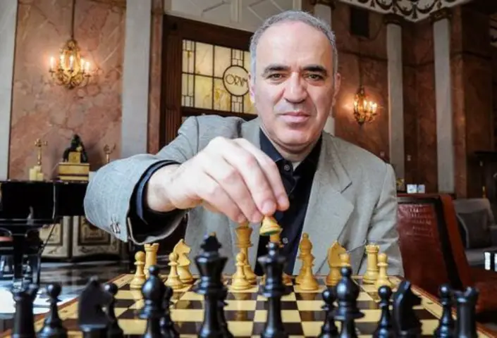 Trận Chiến Lịch Sử Với Anatoly Karpov