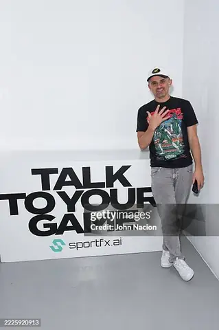 Gary Vaynerchuk Là Ai: Hành Trình Lật Đổ Định Kiến Của 'ông Trùm' Truyền Thông Số