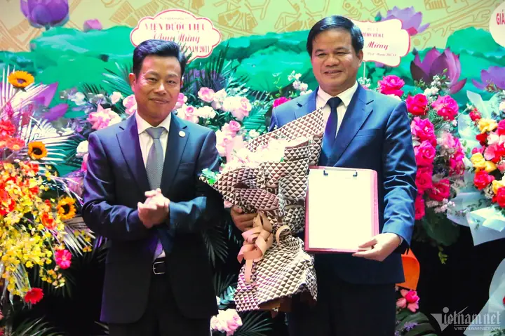 Giám Đốc Bệnh Viện Bạch Mai Kiêm Chức Phó Hiệu Trưởng Trường Đh Y Dược