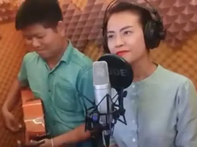 Từ ‘phiên Bản Bàn Nhậu’ Bước Vào Phòng Trà