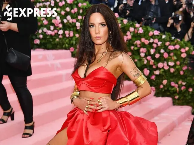 Sự Nghiệp Của Nữ Ca Sĩ Halsey