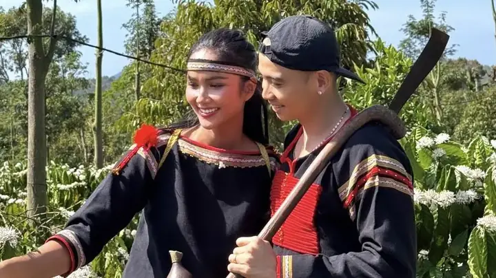 Chồng Sắp Cưới Của Hoa Hậu H'hen Niê Là Ai?