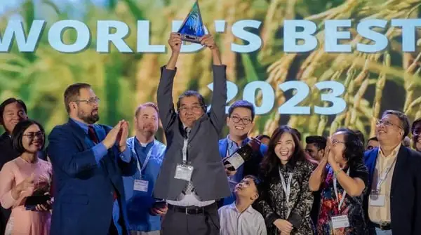 Hồ Quang Cua Là Ai