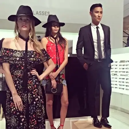 Bạn Đời Hot Boy Của Hồ Vĩnh Khoa Là Ai Và Giàu Như Thế Nào?