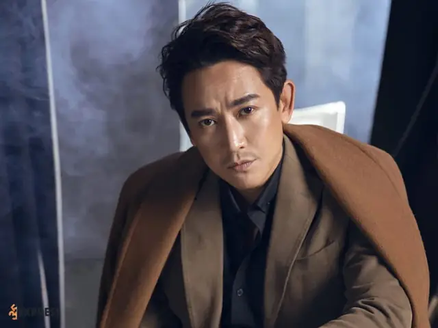 Hứa Vĩ Văn Là Ai?