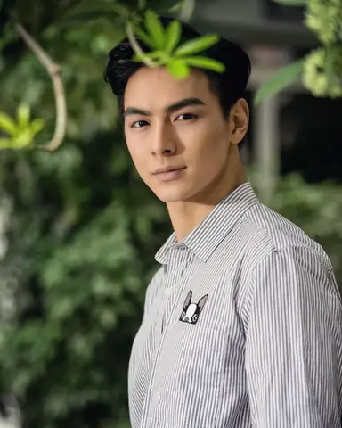 Chồng Sắp Cưới Chúng Huyền Thanh - Jay Quân Là Ai?