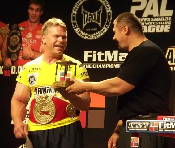 John Brzenk Là Ai? Huyền Thoại Đấu Vật Tay Vô Địch Thế Giới