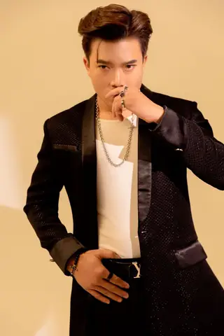 Khang Việt Là Ai? Sự Nghiệp Của Ca Sĩ Khang Việt