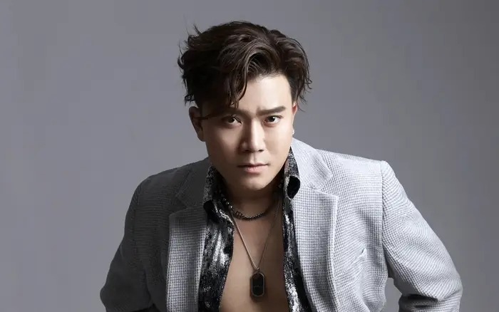 Khang Việt Là Ai? Sự Nghiệp Của Ca Sĩ Khang Việt