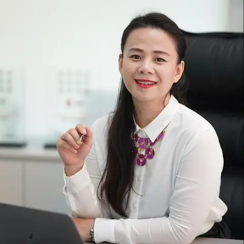 Lan Hương Là Ai