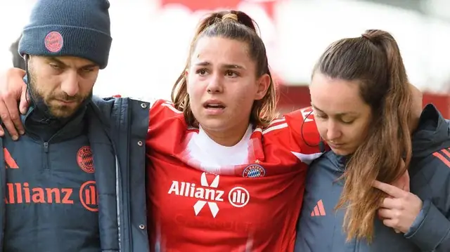 Liên Hương Lena Là Ai: Khám Phá Tiểu Sử Và Hành Trình Nghệ Thuật Liên Hương Lena Là Ai: Khám Phá Tiểu Sử Và Hành Trình Nghệ Thuật