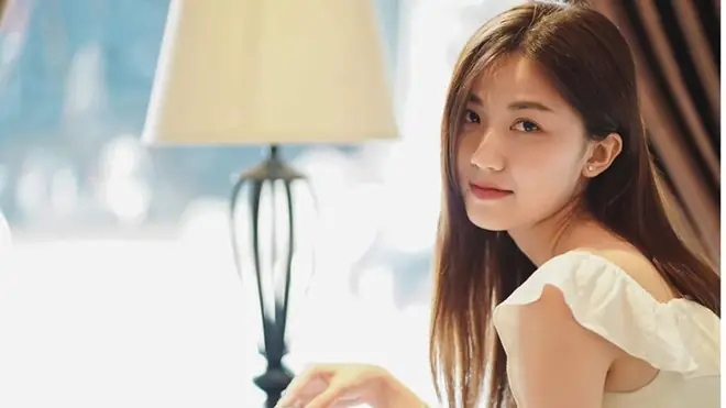 Hoa Hong Tren Nguc Trai Gai Que Luong Thanh La Ai