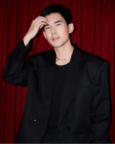 Chantavit Dhanasevi: Chú Rể Vàng Đa Tài Hiếm Có Của Showbiz Thái