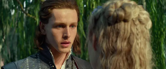 Harris Dickinson - Hoàng Tử Phillip