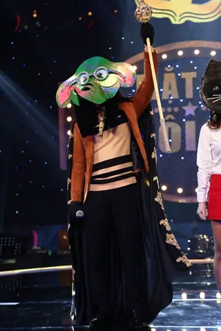 Cuối Cùng, Thu Trang Cũng Gặp Được Thần Tượng Phạm Văn Mách Sau Nhiều Lần Nhắc Đến Tên Anh Tại Mặt Nạ Ngôi Sao.