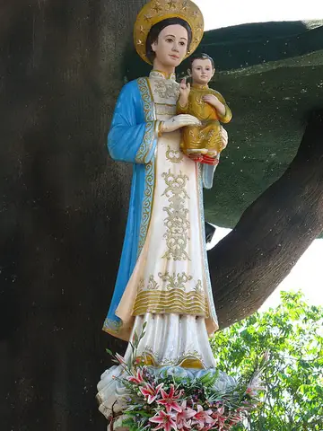 Mẹ Tin Tin Là Ai: Hé Lộ Chuyện Đời Chân Thực Sau Ánh Hào Quang