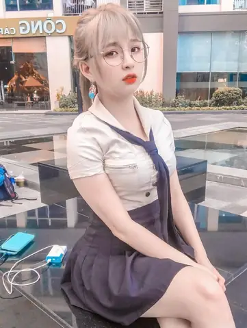 Hình Ảnh Xinh Đẹp Đáng Yêu Của Cô Nàng Mèo 2k4